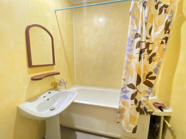 Продам 2 кімн.квартииу в Узині - фото 1