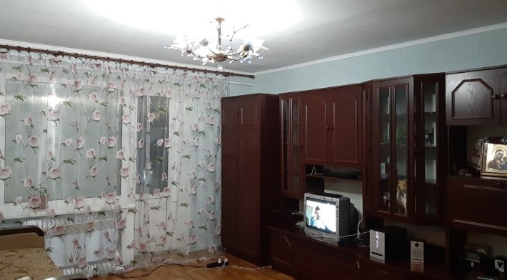 Продам 1 кімнатну квартиру.
Паркова 1. - фото 1