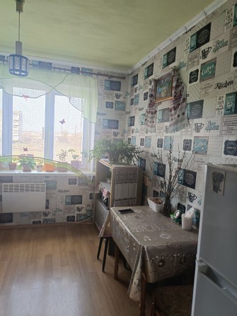 Продается 2-х комнатная квартира в пгт Барышевка. - фото 1