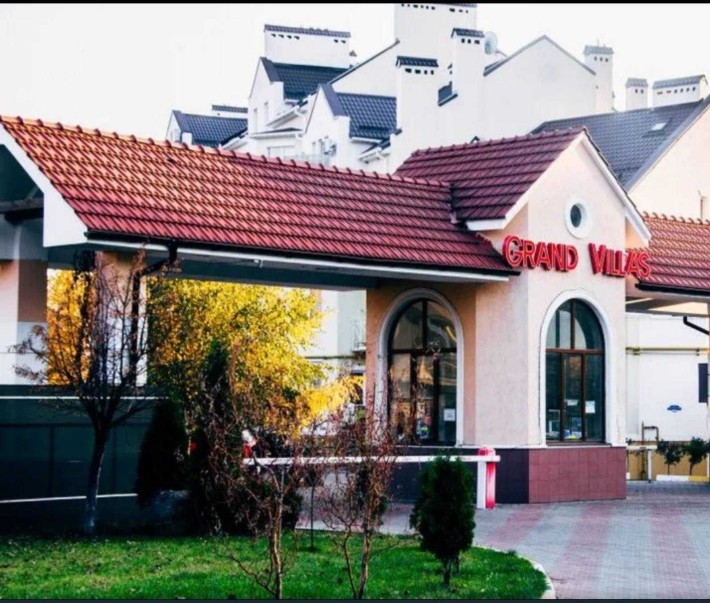 НЕДОРОГО 1 кім. квартира з РЕМОНТОМ та меблями у мальовничому місті - фото 1
