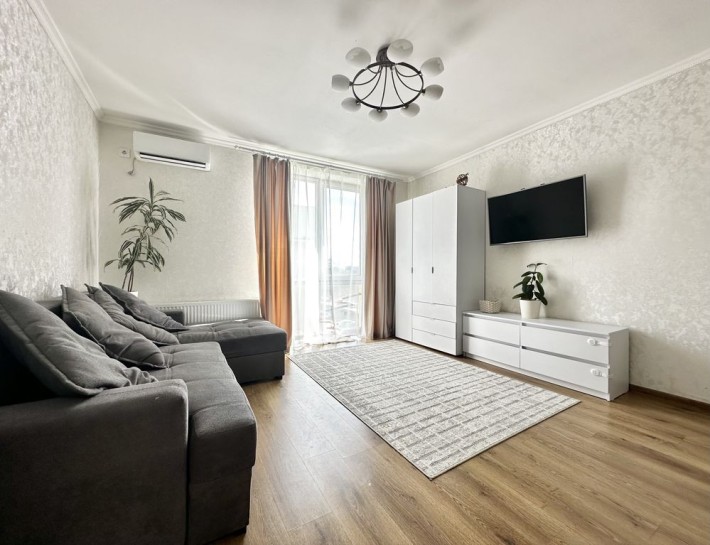 Продаж квартири з ремонтом та меблями поруч з Києвом! - фото 1