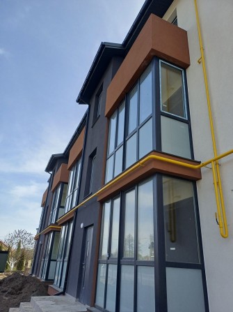 Продаж 1-кімнатної квартири з горищем, в зданому будинку - фото 1