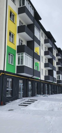 Простора 2-х кім квартира в новобудові на околиці міста - фото 1