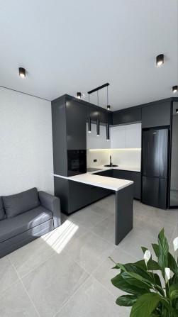 Продам СВОЮ 1комнатную с  стильным ремонтом в ЖК Таировские сады - фото 1