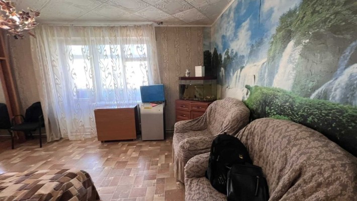 Продам  трикімнатну квартиру - фото 1