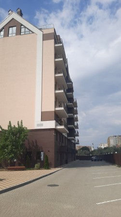 Продаётся 2 х комнатная и - фото 1