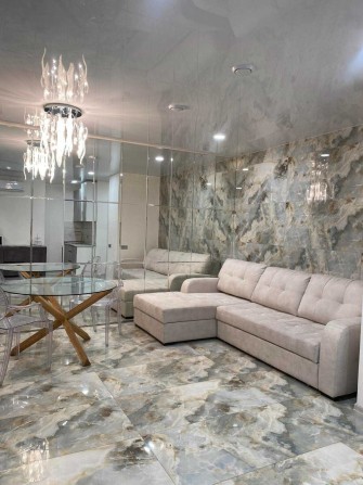 1-комнатная квартира в новом доме, дизайнерский ремонт! - фото 1