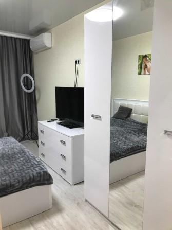 2к. квартира 60кв.м. в ЖК Кадор на Сахарова / Высоцкого - фото 1