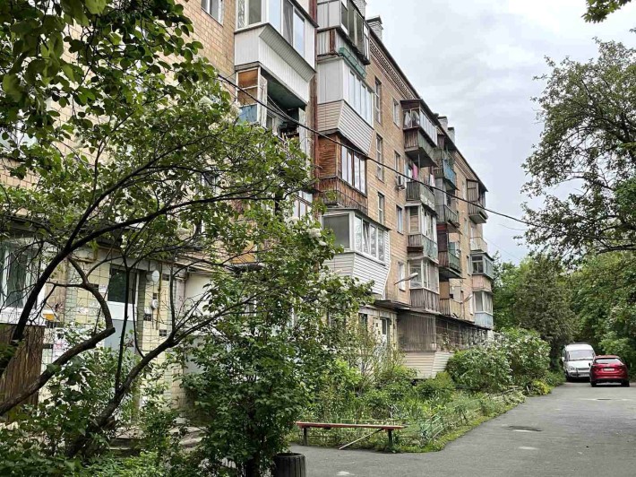 Продається цікава 2 кімнатна квартира за адресою: вул. Копилівська 67, Подільський район, масив Куре - фото 1