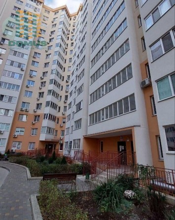 Продам 1 комнатную  в ЖК Радужный! Таирова! Киевский р-н. - фото 1