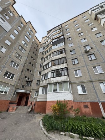 Продам трикімнатну квартиру на Млинівській 41 - фото 1