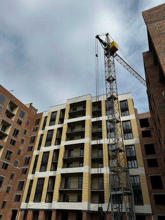 Продаж просторої 1 км квартири в ЖК "Агора 7", Виставка - фото 1
