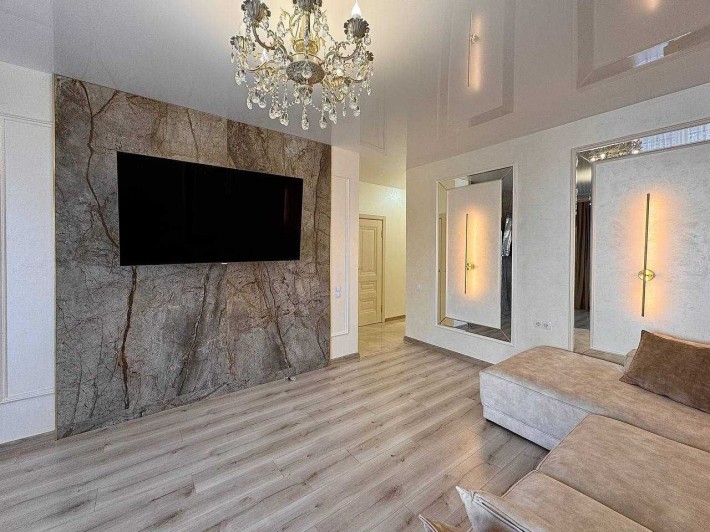 Продаж 2К квартири з ремонтом в клубному будинку - фото 1