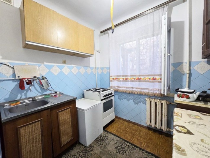 Продам 3х київку, ГЕРОЇВ МАЙДАНУ (рн ТЦ МАЙДАН), не кутова, без податк - фото 1
