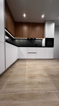 Продам 1-кімнатну квартиру з ремонтом в новобудові - фото 1