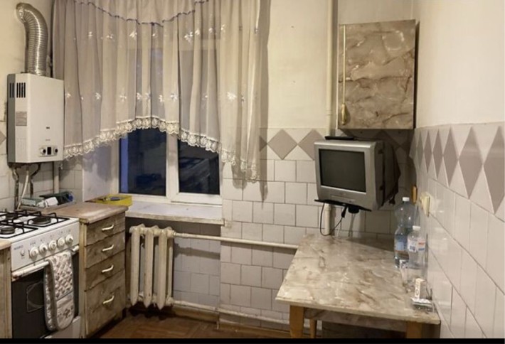 1 кім. за 30000$ Дружба, 32 м2, вул. Миру - фото 1