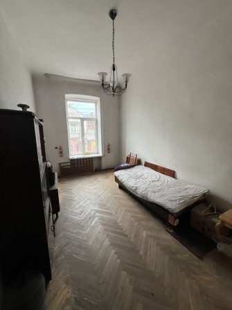 Продається 4-кімнатна квартира в центрі - фото 1