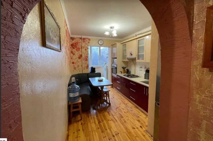 Власник.Продам 3-х кімнатн квартиру з ремонтом і меблями. - фото 1