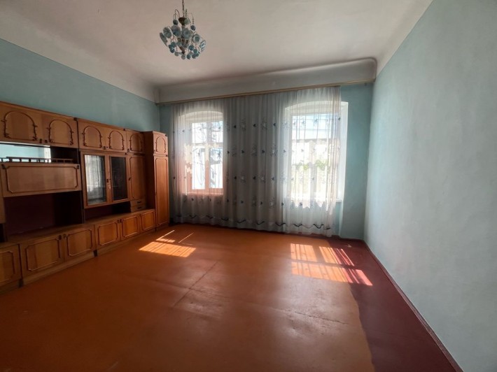 Продам квартиру. Центр міста , вул. Кобилянська. 2 поверх! 76 м. - фото 1