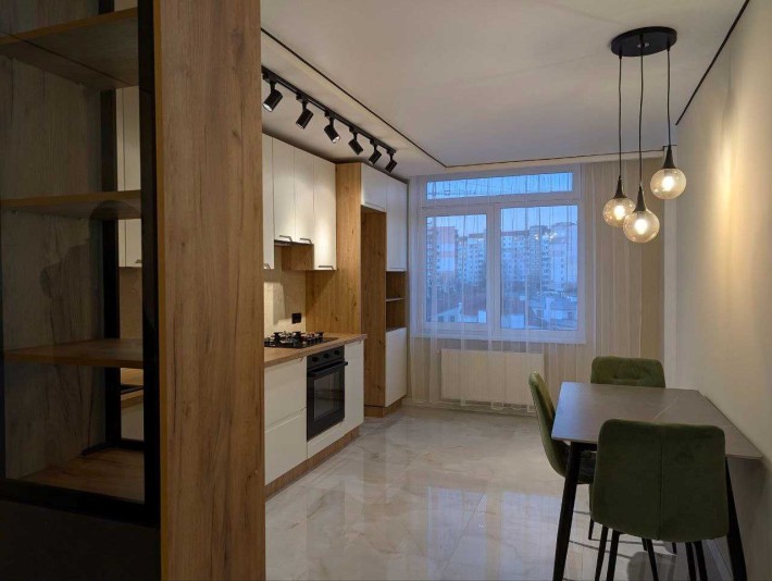 Продам смарт-квартиру з дизайнерським ремонтом - фото 1