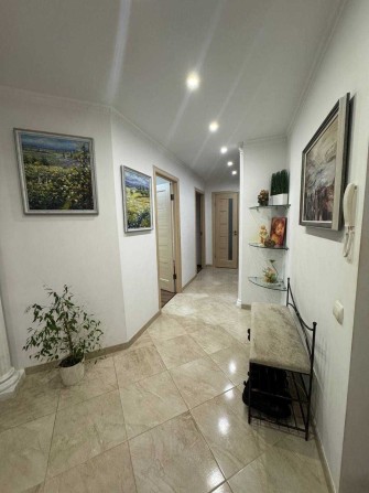 Продаж квартири з сучасним ремонтом та меблями, мікрорайон Дружба - фото 1