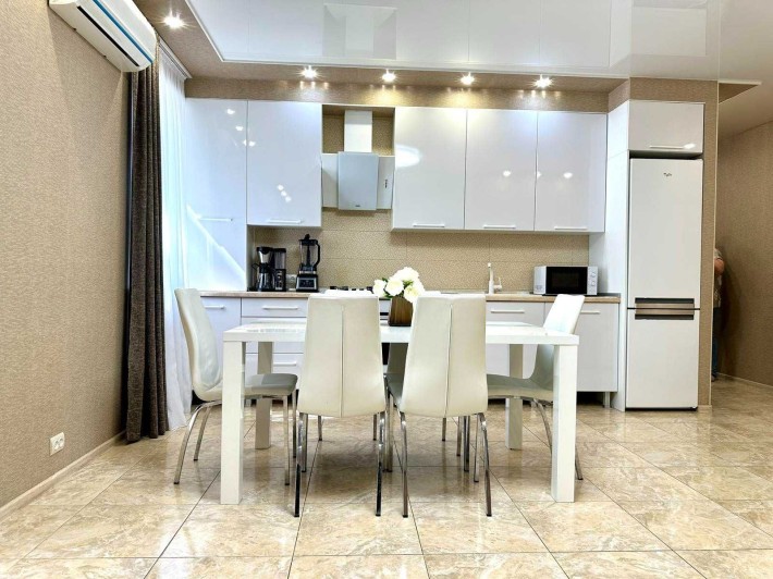 Продам трикімнатну квартиру біля таетру Гоголя - фото 1