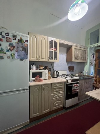 Продаж 1-к з двором в центрі - фото 1