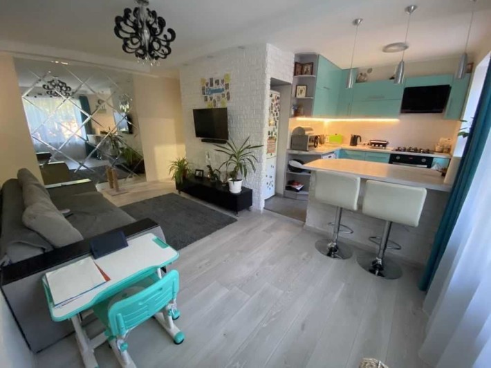 Продаж 3-х кімнатної квартири в центрі міста № 2866 - фото 1