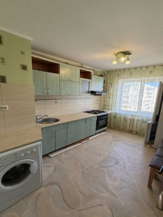 Простора 3 кім квартира з косметичним ремонтом 70 кв.м. - фото 1