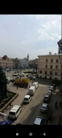 Квартира  2 х кімнатна,центральна площа - фото 1