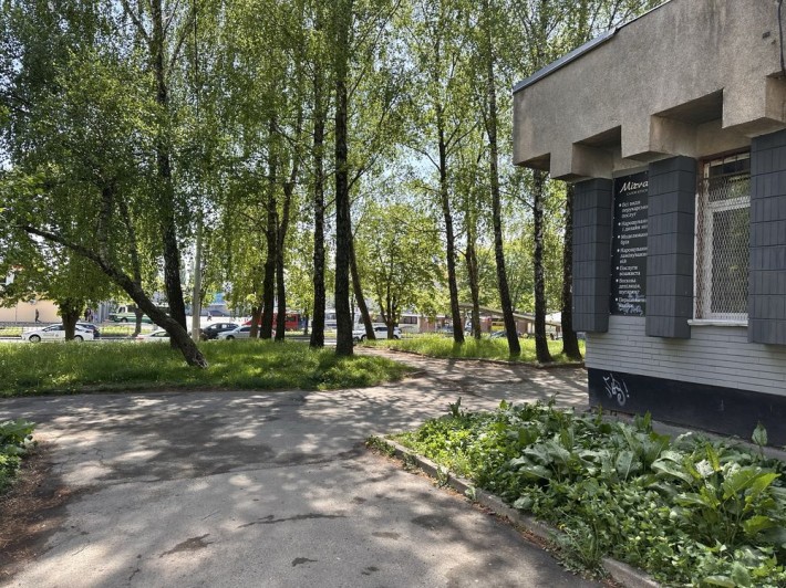 Продам 3 кім.кв. навпроти ТРЦ ,,Чайка,, під житло або комерцію - фото 1