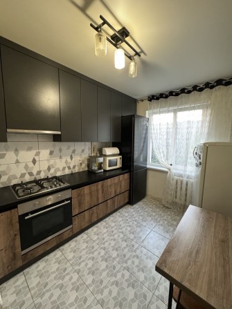 Продам 3 кімнатну квартиру - фото 1