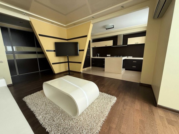 Продам квартиру з особливим дизайном! - фото 1