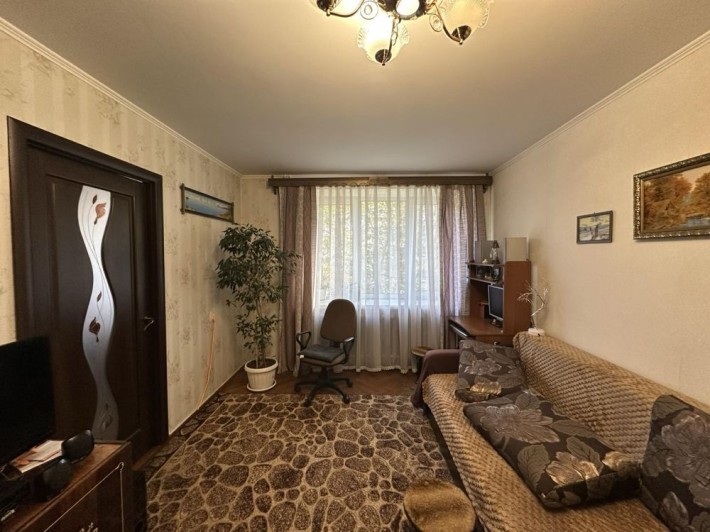 Продаж 4-кімнатної кв на 2 поверсі, цегла - фото 1
