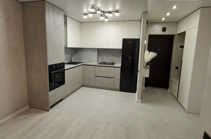 Продається 2 кімнатна квартира по вул. Смакули - фото 1