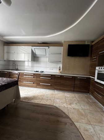 Продам 2 кім квартиру Соборна з ремонтом - фото 1