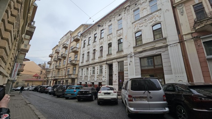 3-кімнатна квартира в витонченому елегантному будинку в центрі міста - фото 1