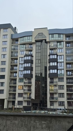 Продається  3-кімнатна квартира в новобудові, в районі парку Шевченка - фото 1
