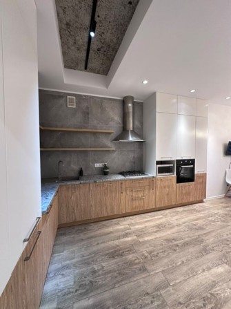 Продаж 2к квартири з двориком - фото 1