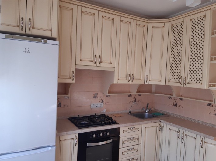 Продам 2к.квартиру в районі ТЦ Атріум - фото 1