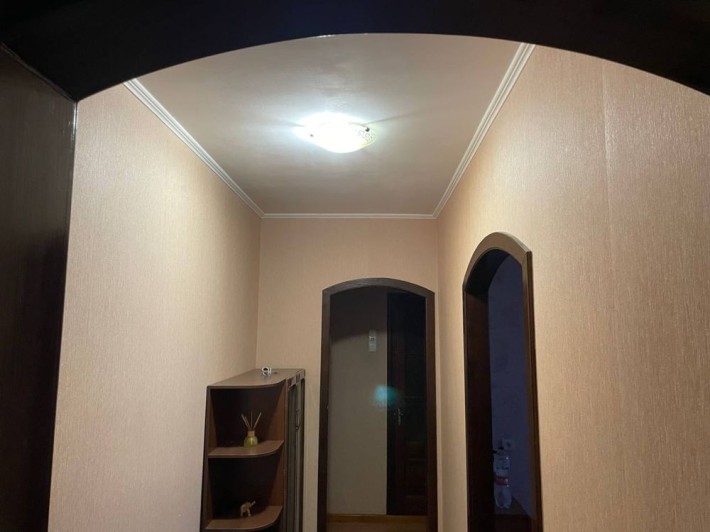 Продаж 3к квартири на Металургів з бойлером - фото 1