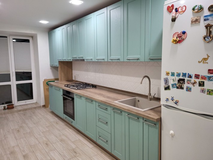 Продам 2 ком з АО, 4й поверх, Є Оселя, Меблі, техніка - фото 1