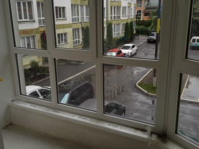 Продам з-кімнатну квартиру 101 м.кв по вул.Будівельників Черновцы