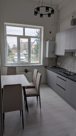 Продається однокімнатна мебльована квартира з євроремонтом в Костополі - фото 1