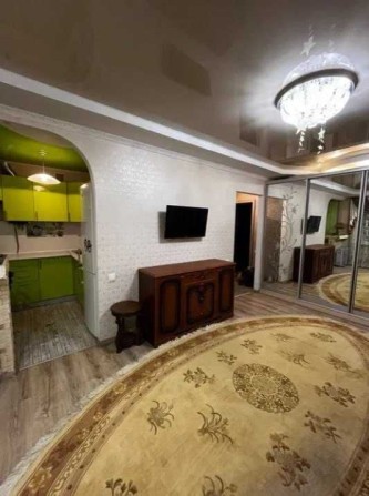 Продаж 1-кімнатної квартири пр-п. Перемоги. ЦЕГЛА. 2/5 поверх - фото 1