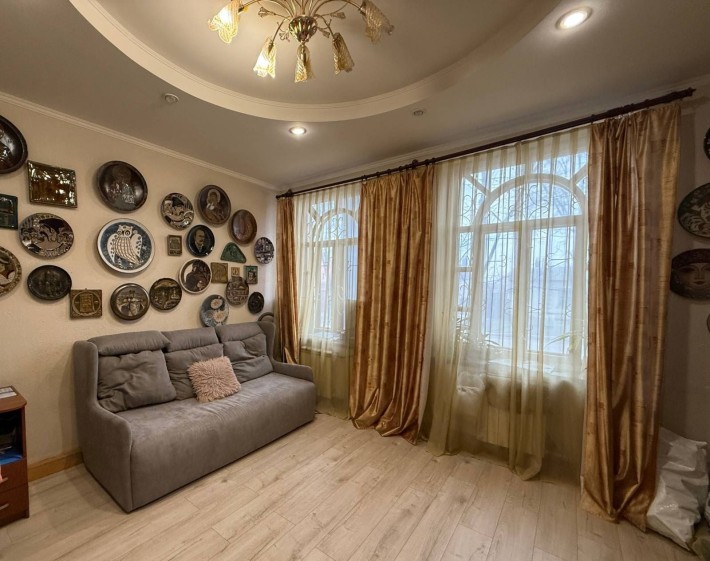 Продаж 3-кімн квартира з РЕМОНТОМ - фото 1