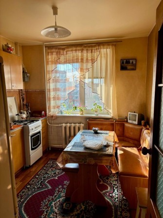 Продаж 4 кімнатноі квартири на Г. Крут . - фото 1