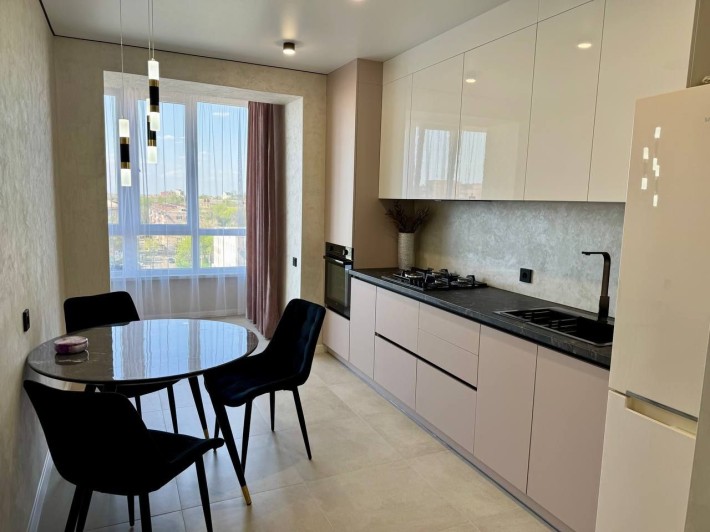 Продаж 2-кімнатної квартири в МЖК Сім'я - фото 1