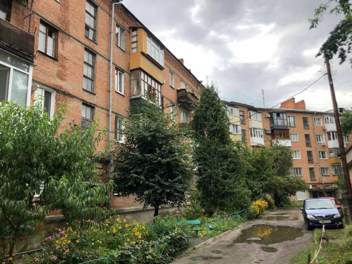 2 кімнатна в центрі Полтави, середній поверх, свіжий ремонт - фото 1