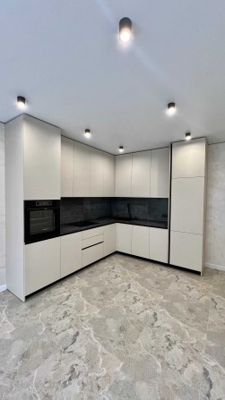 Продам терміново однокімнатну укомплектовану квартиру - фото 1
